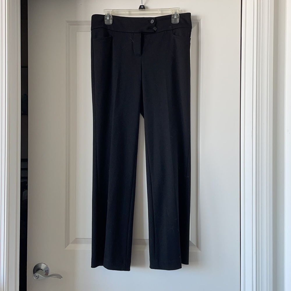 Jones New York pants, black size 6P. Very stretchy material